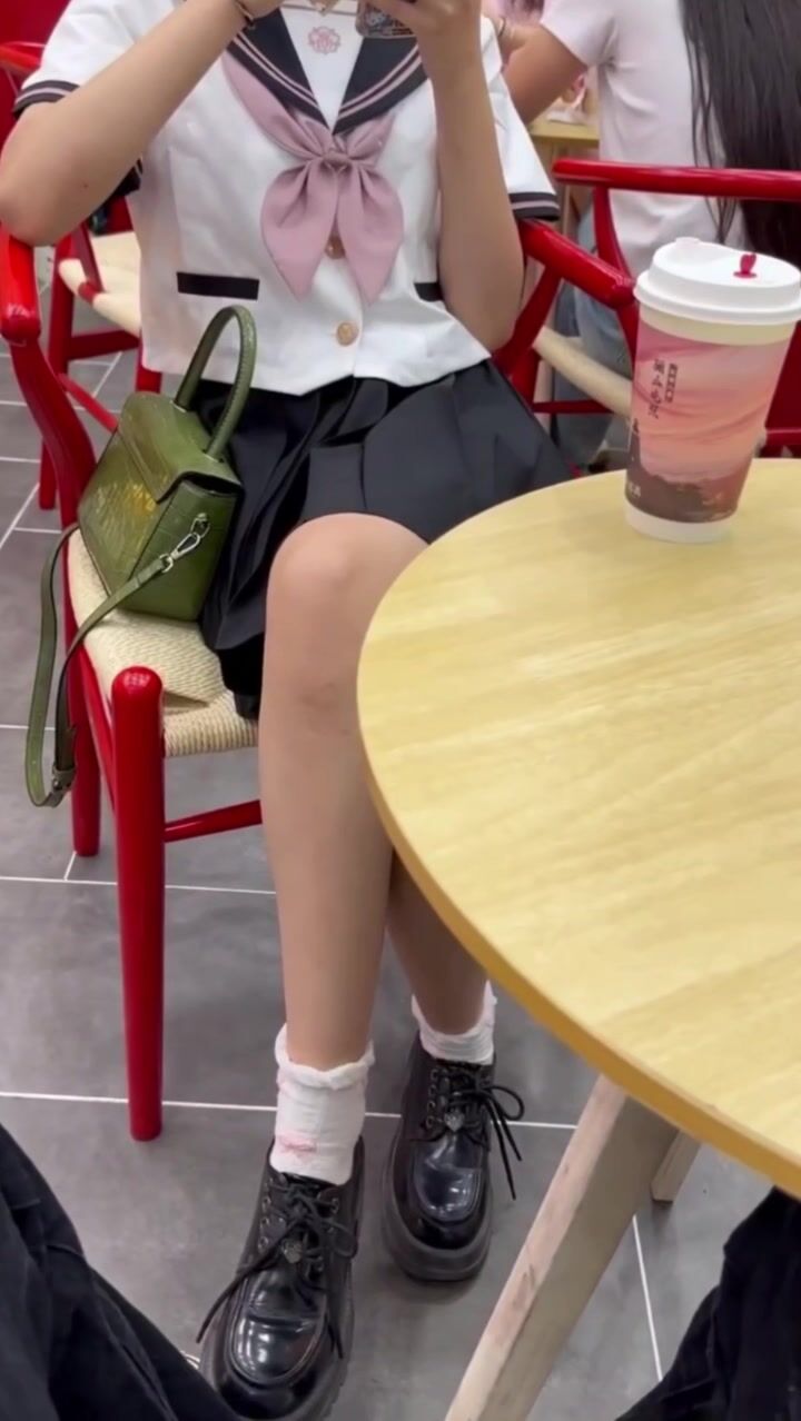 Đi date với em học sinh mới quen